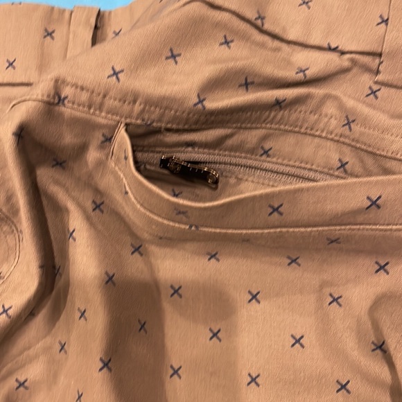 Men’s Lululemon Shorts - Picture 6 of 7